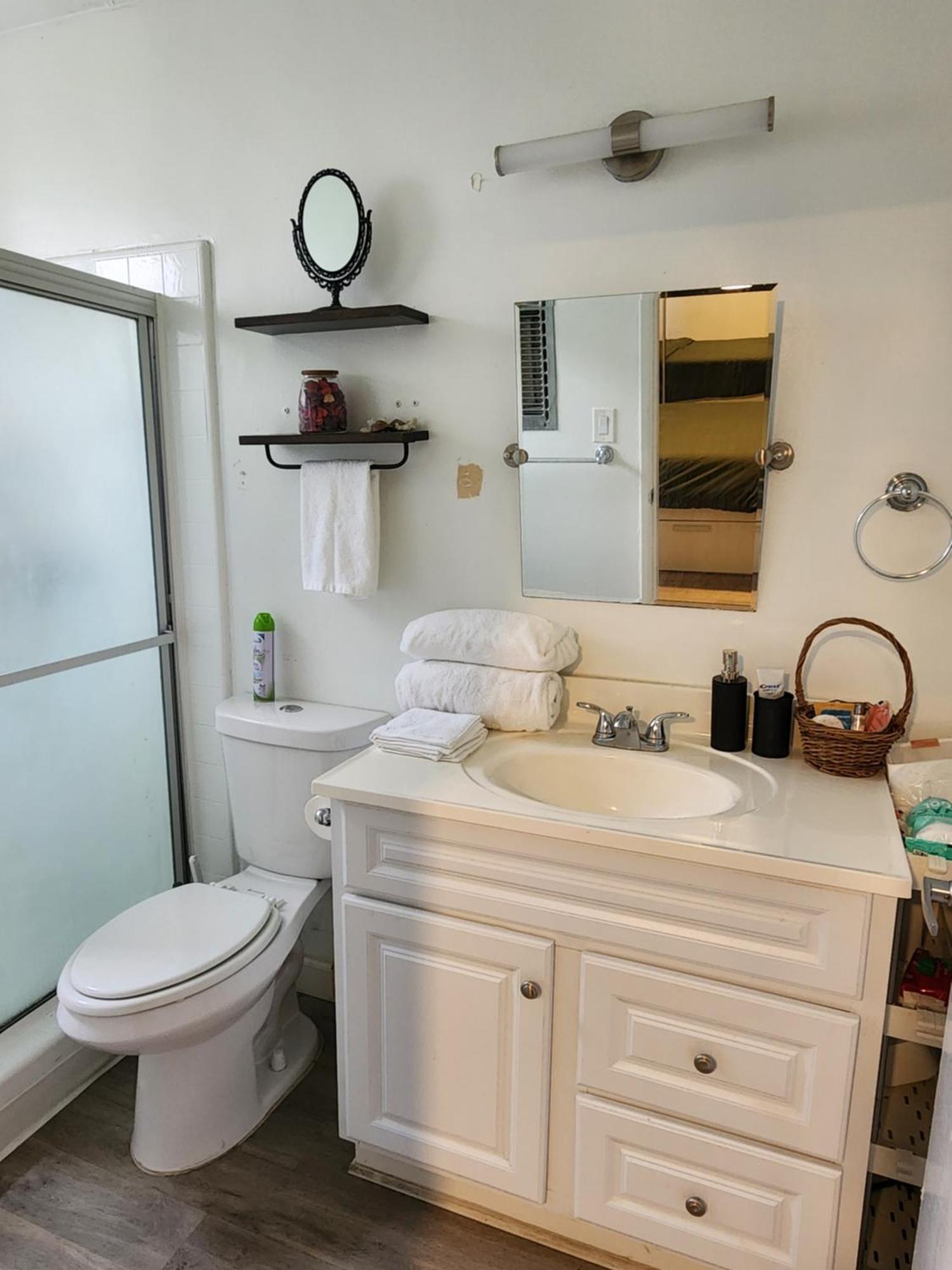 Cozy Private & Bath Location La Alloggio in famiglia *