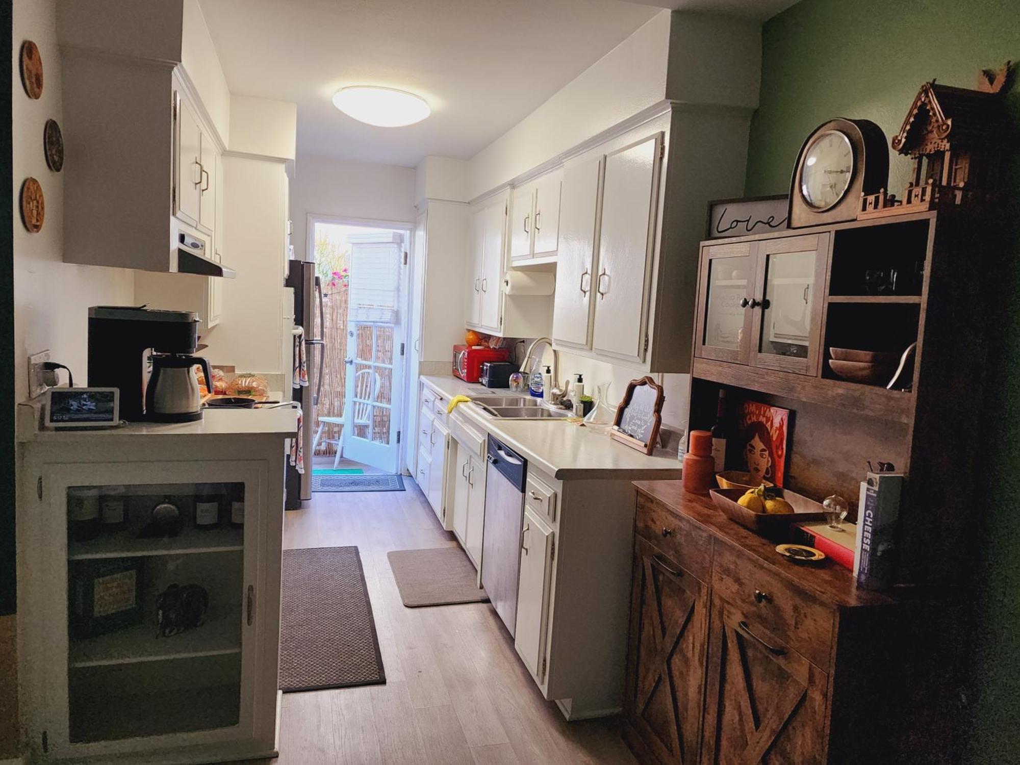 Cozy Private & Bath Location La *